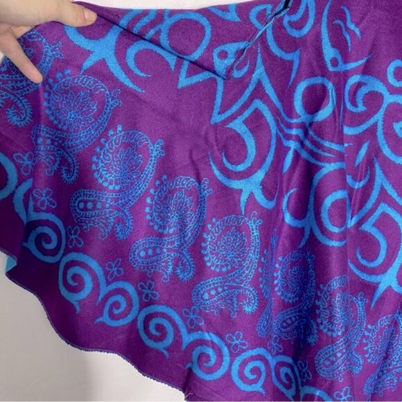 La Cera Blue Purple Swirl Patterned Reversible Shawl Poncho - Picture 13 of 16